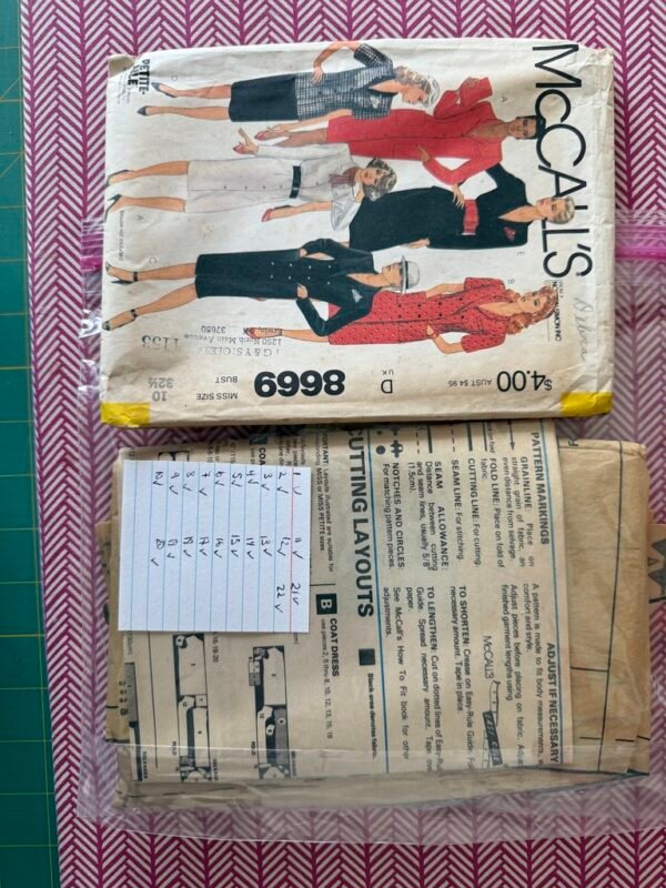 Pattern envelope McCall's 8669.